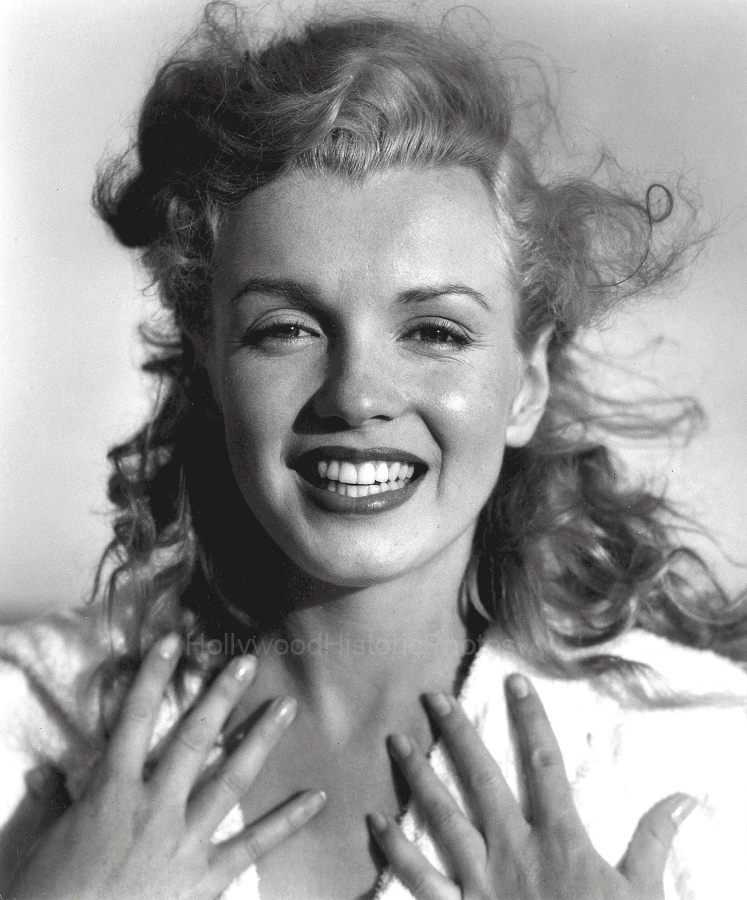 Marilyn Monroe 1948 1 WM.jpg